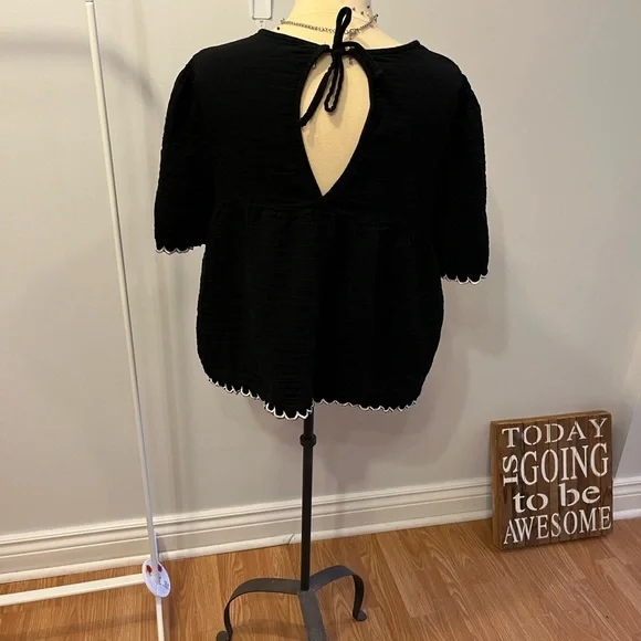 Old Navy Black Ruffle Sleeve Blouse White Embroidery XL - Picture 4 of 10